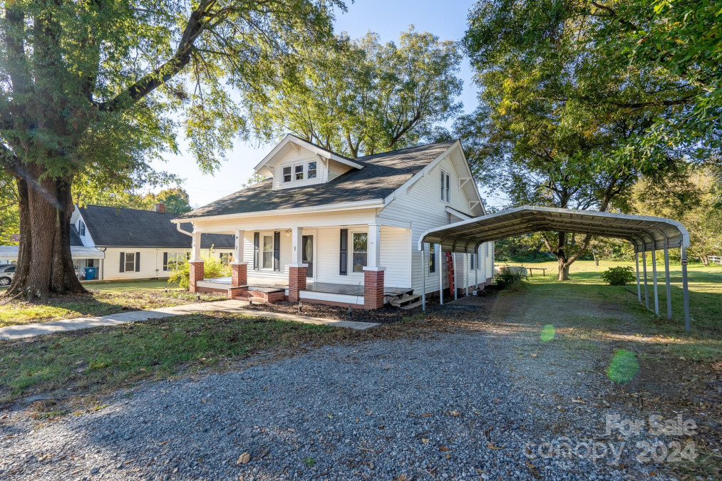 34 Lee Rd Stony Point, NC 28678