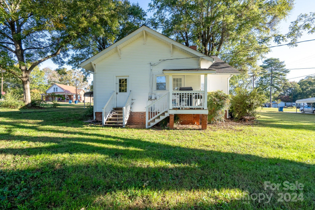 34 Lee Rd Stony Point, NC 28678