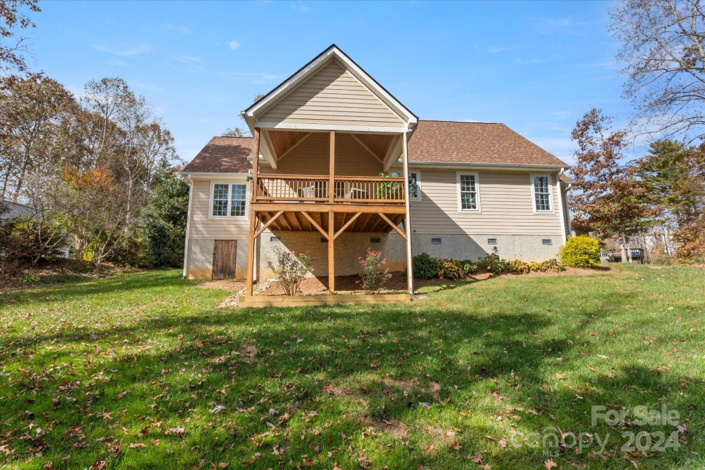 722 Chestnut Trl Hendersonville, NC 28792