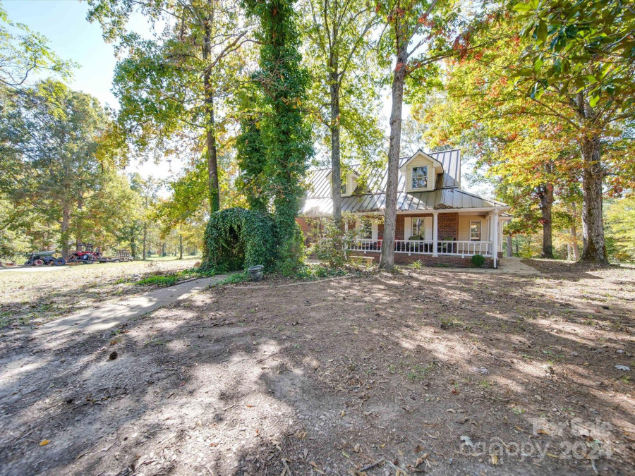 846 Windy Oaks Way Lancaster, SC 29720