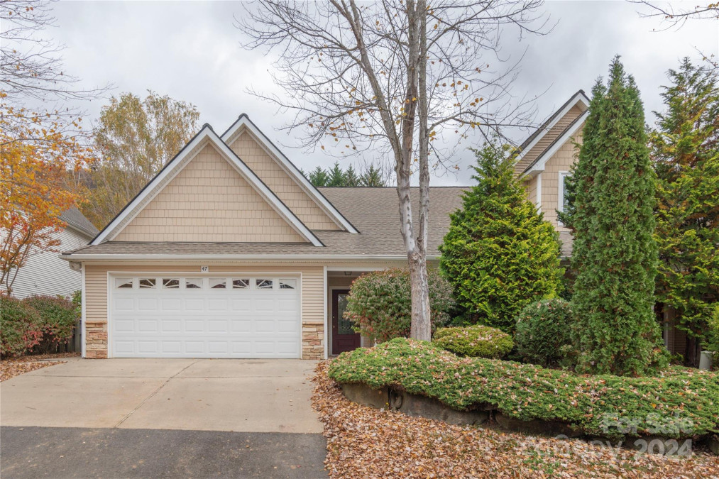 47 Honeycomb Cir Swannanoa, NC 28778