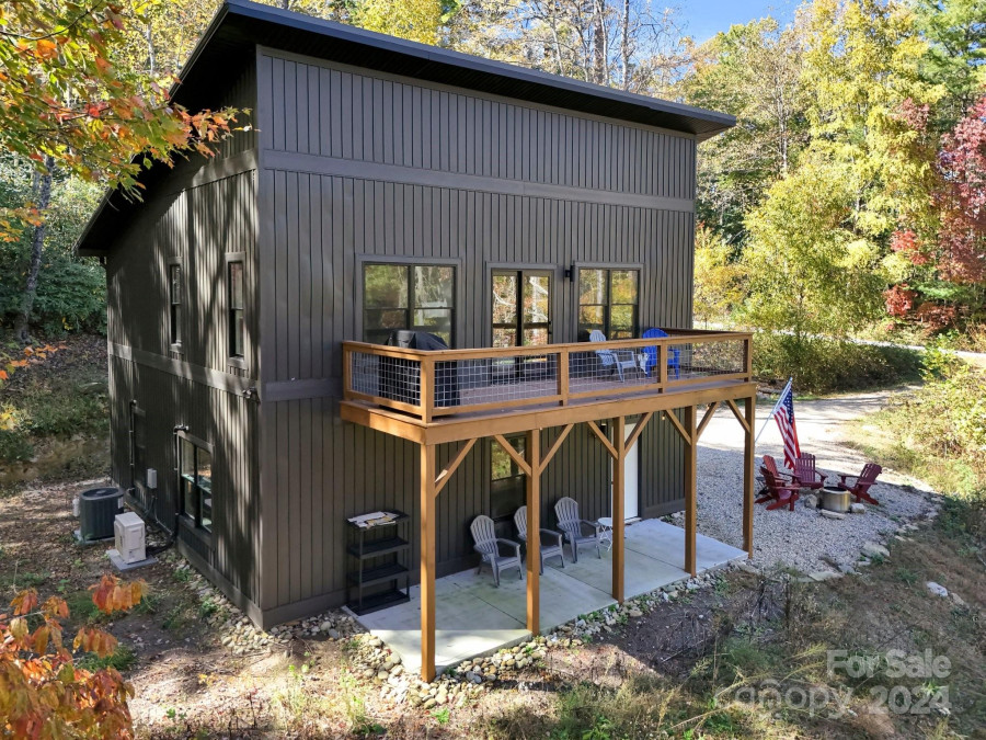 221 Gladiola Dr Pisgah Forest, NC 28768