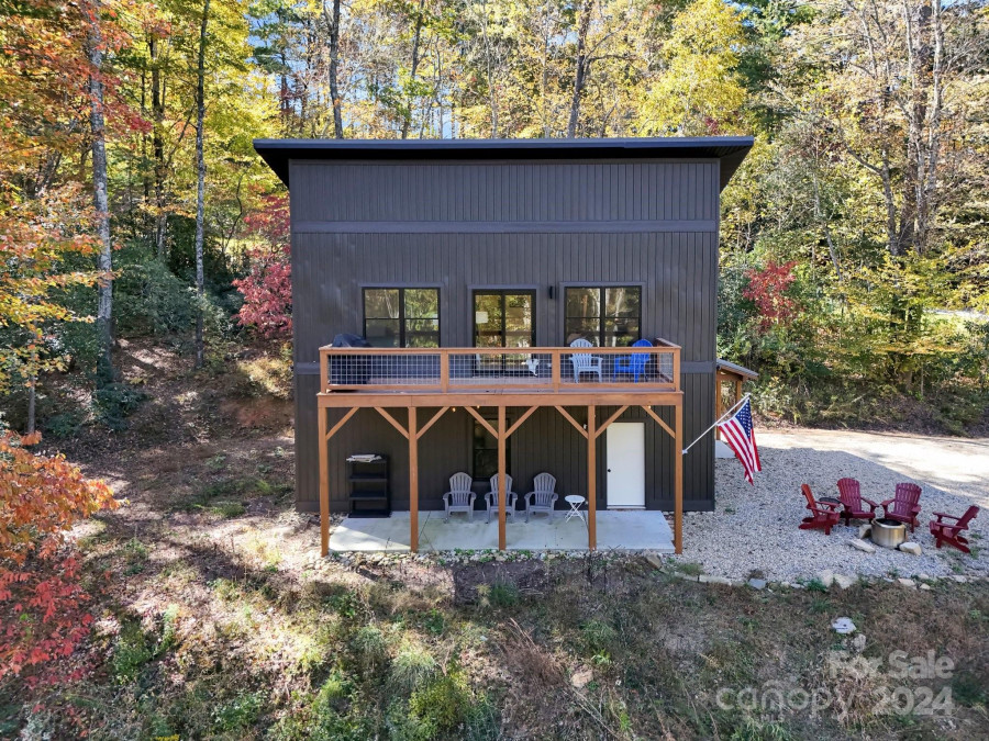 221 Gladiola Dr Pisgah Forest, NC 28768