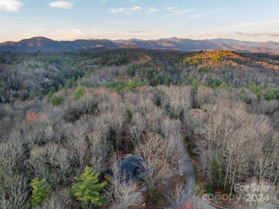 365 Cherokee Cir Lake Toxaway, NC 28747