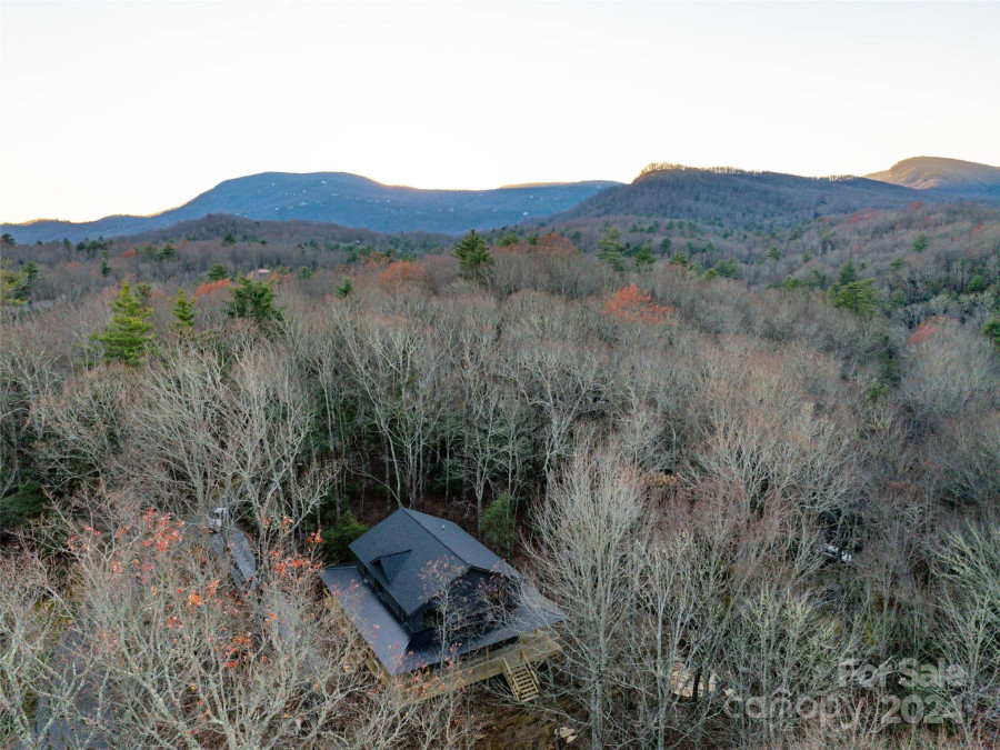 365 Cherokee Cir Lake Toxaway, NC 28747