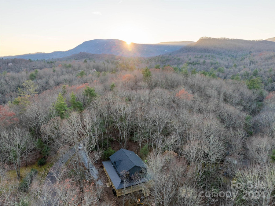 365 Cherokee Cir Lake Toxaway, NC 28747