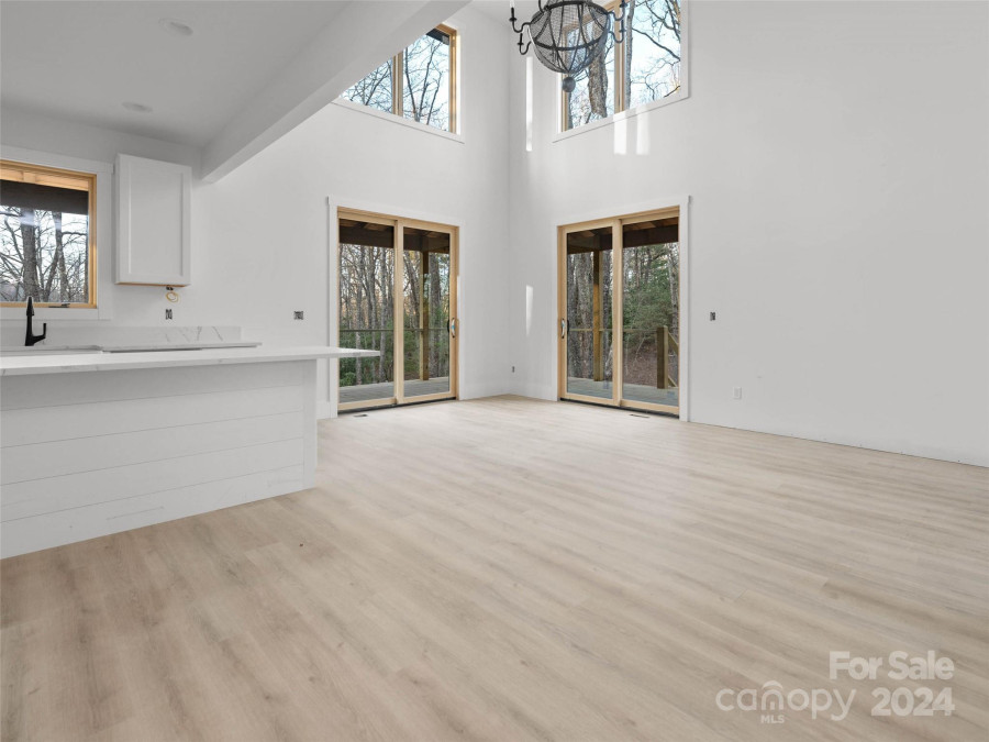 365 Cherokee Cir Lake Toxaway, NC 28747