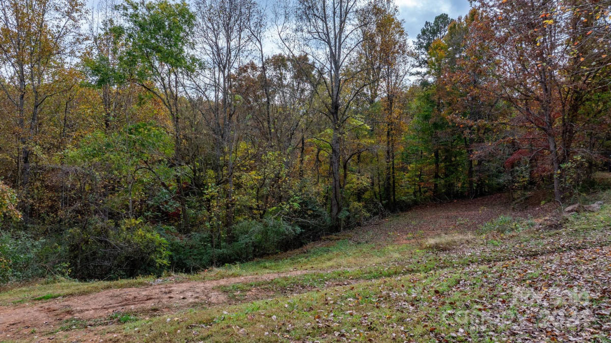 4002 Hidden Acres Rd Valdese, NC 28690