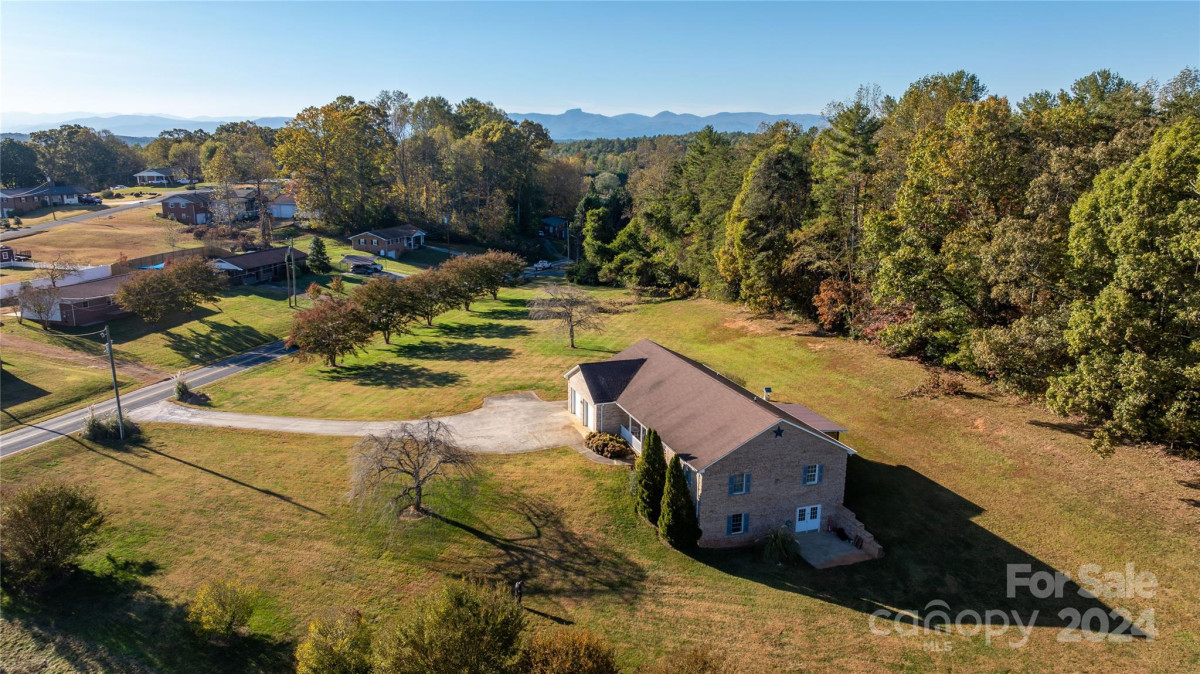 2658 Pax Hill Rd Morganton, NC 28655