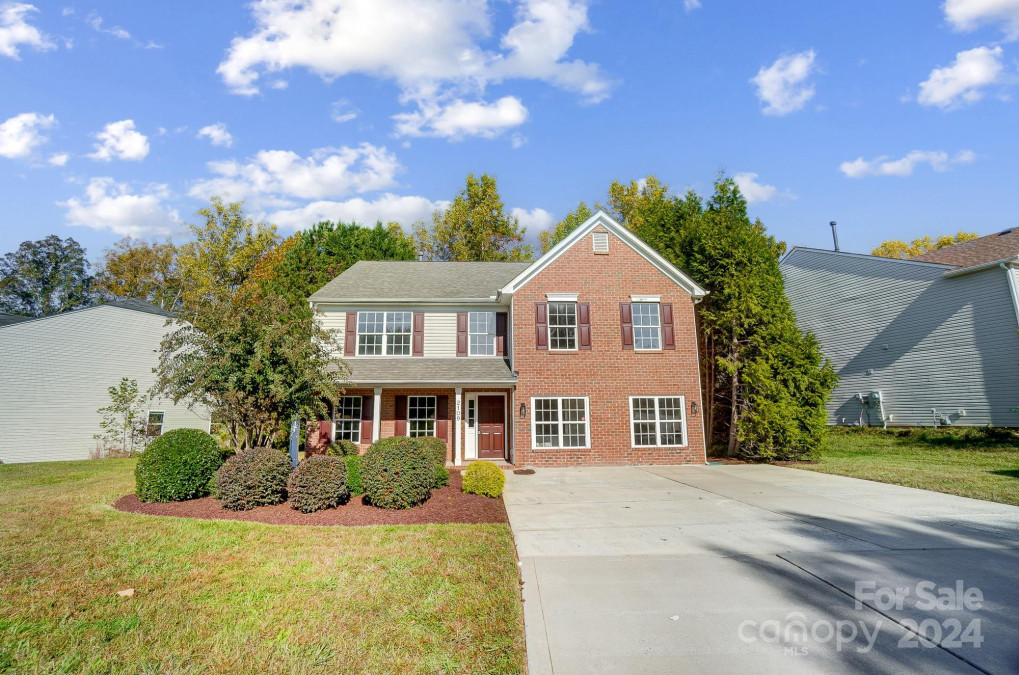 2109 Thorn Crest Dr Waxhaw, NC 28173