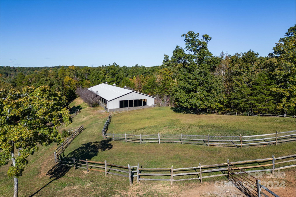 777 River Rd Tryon, NC 28782