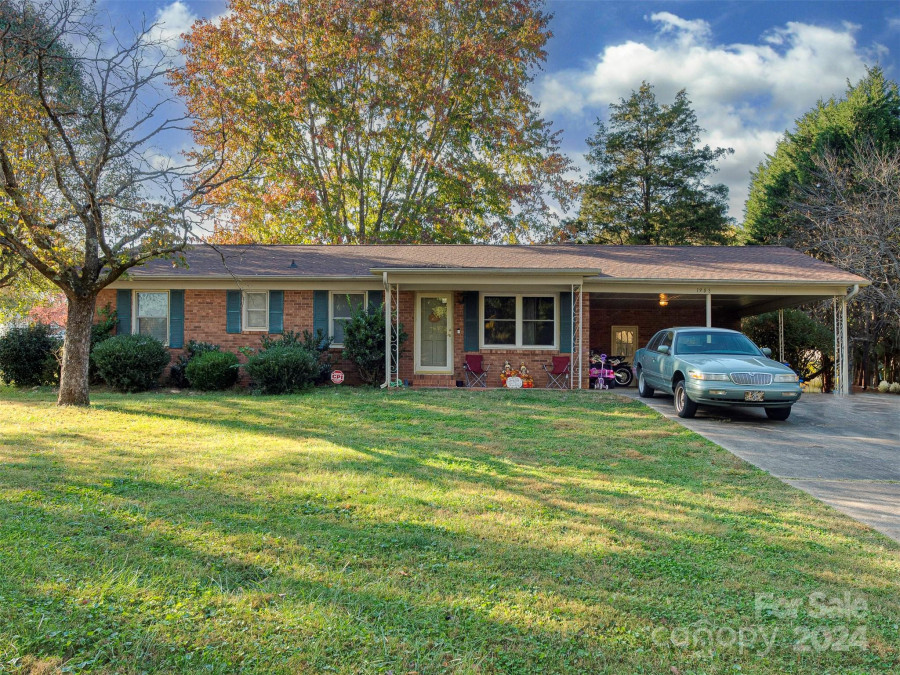 1903 Lucille St Statesville, NC 28625