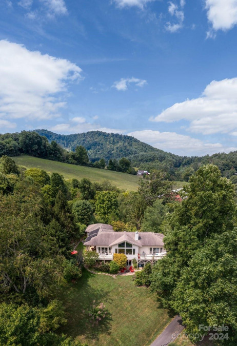 32 Scenic Valley Dr Barnardsville, NC 28709