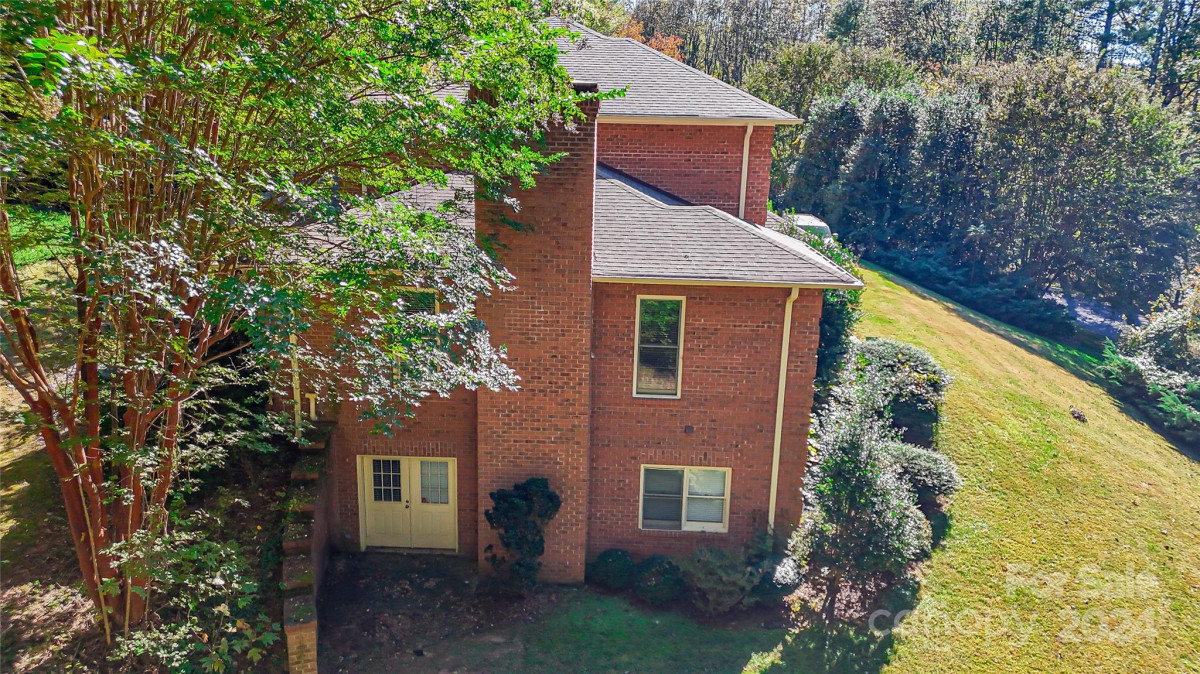 104 Belvedere Dr Morganton, NC 28655