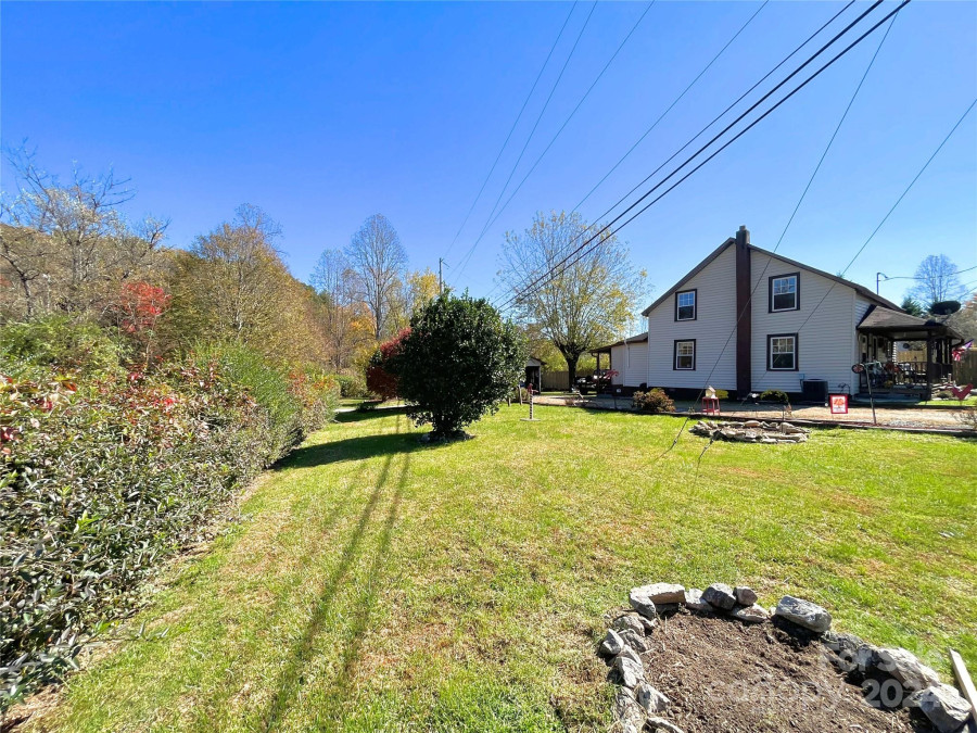 52 Burnt Rd Rosman, NC 28772