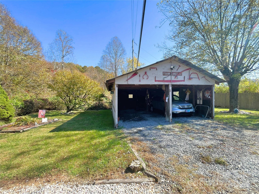 52 Burnt Rd Rosman, NC 28772