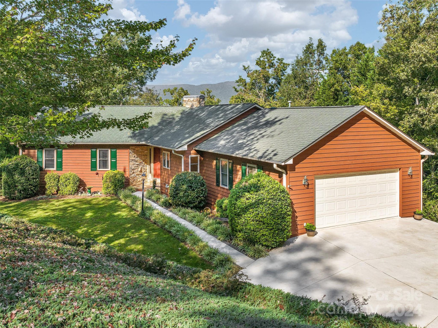 121 Canoe Dr Mill Spring, NC 28756