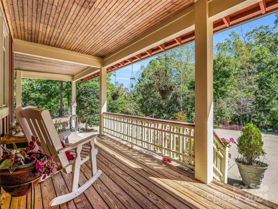 111 Arabesque Way Lake Lure, NC 28746