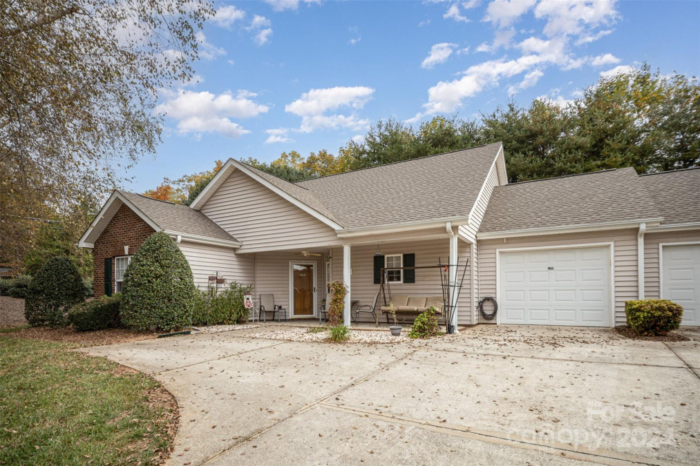 105 Oak Village Pw Mooresville, NC 28117