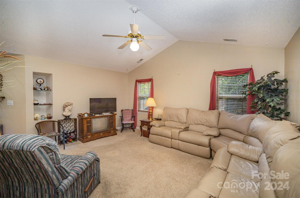 105 Oak Village Pw Mooresville, NC 28117