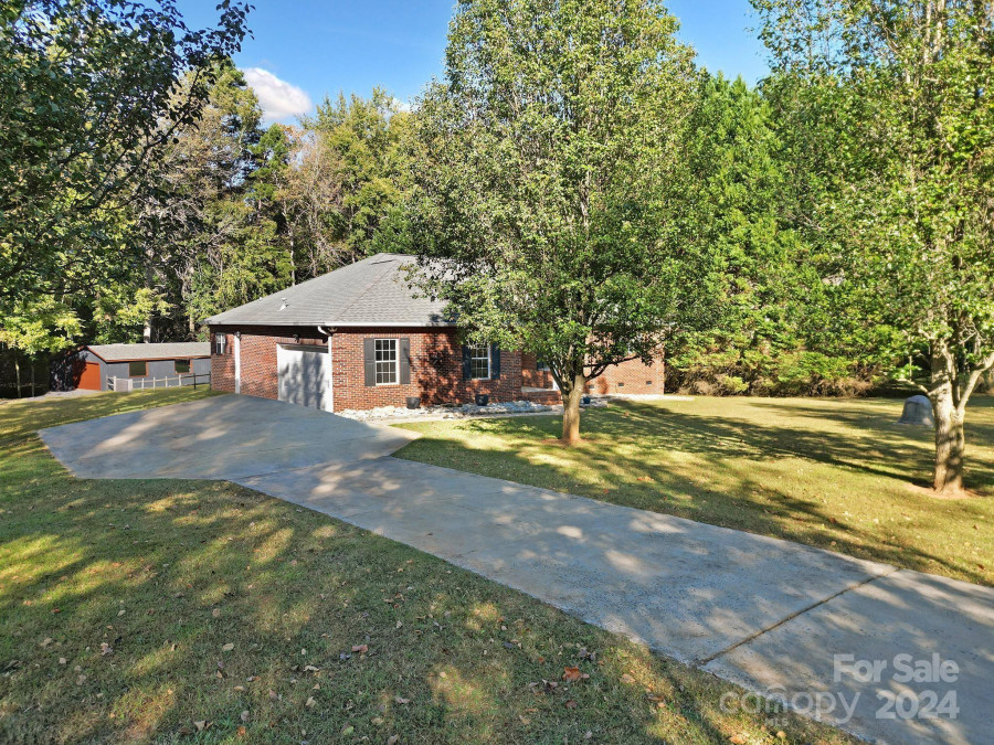 5980 Lake Wylie Rd Clover, SC 29710