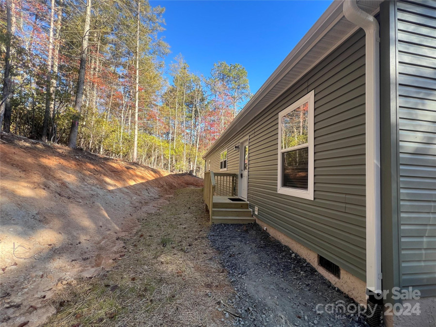 1663 Williamson Creek Rd Pisgah Forest, NC 28768