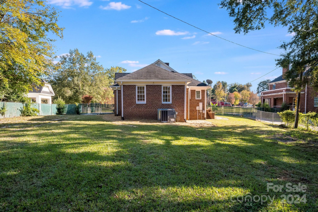 410 Arch St Lancaster, SC 29720