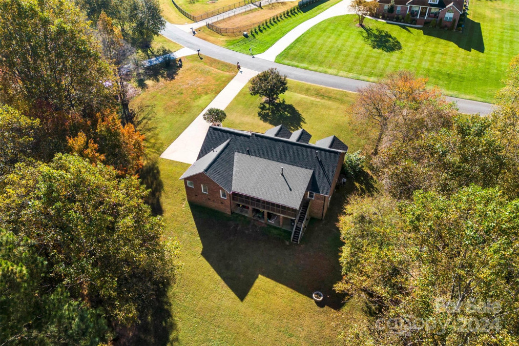 3006 Eaker Dr Cherryville, NC 28021