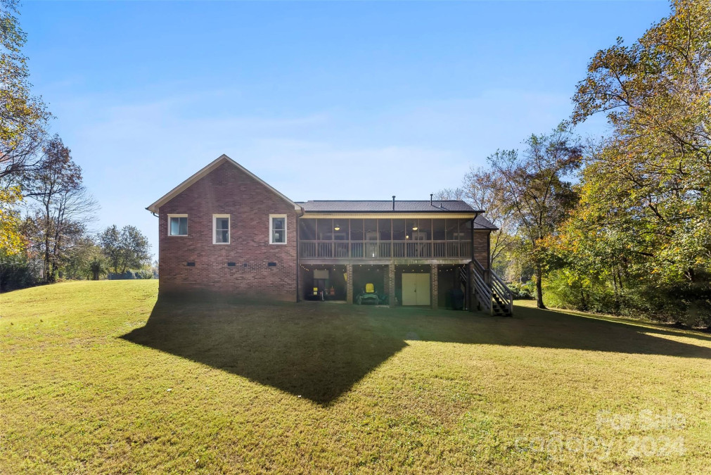 3006 Eaker Dr Cherryville, NC 28021