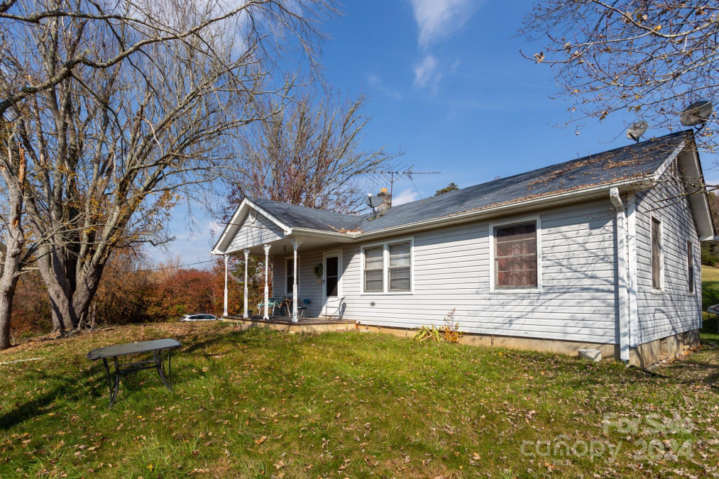 124 Palmer Ford Rd Weaverville, NC 28787