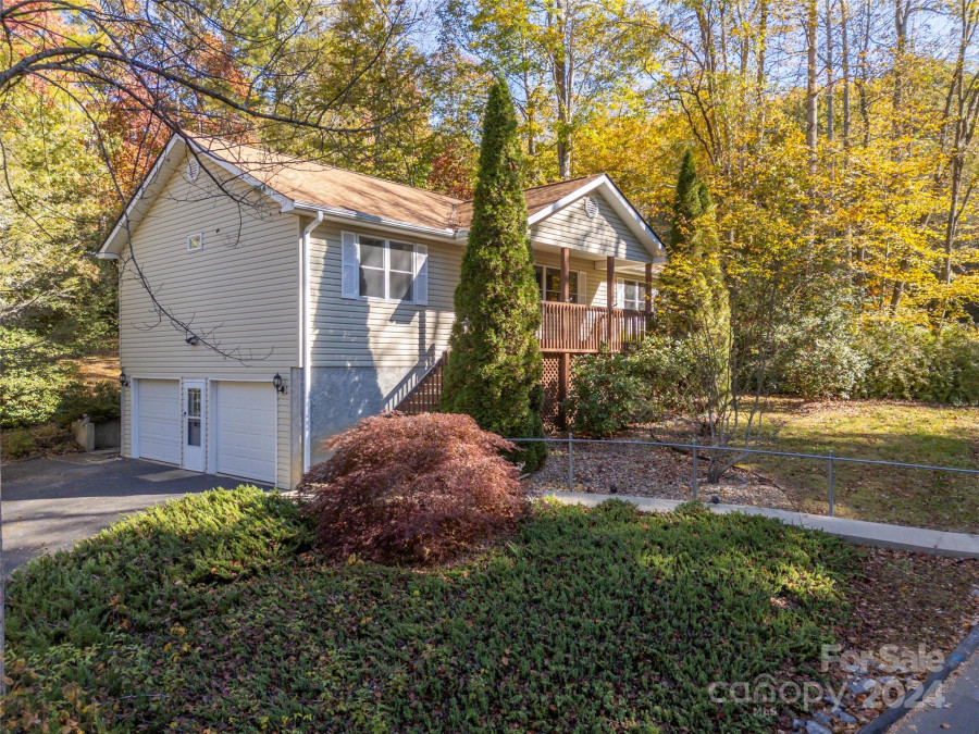 103 Lone Eagle Ln Hendersonville, NC 28739