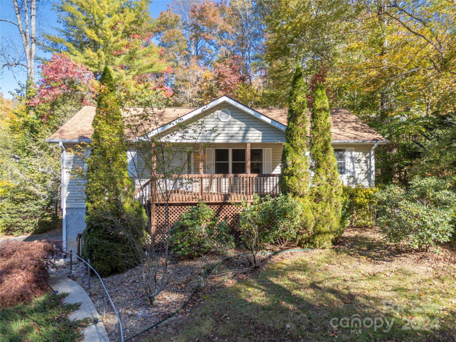 103 Lone Eagle Ln Hendersonville, NC 28739