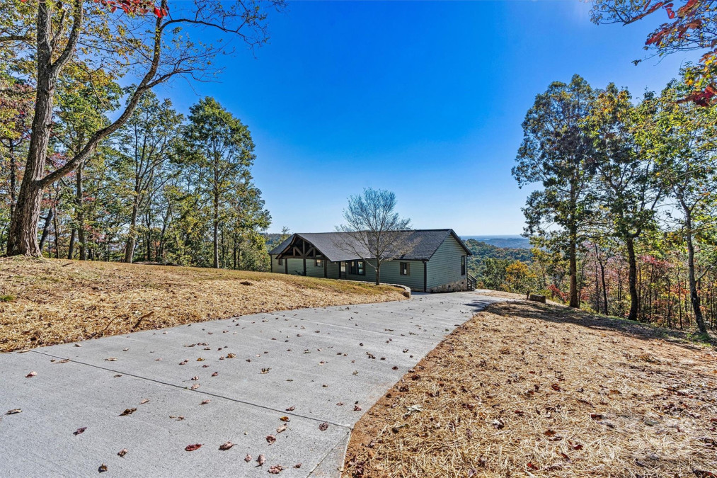 6230 Pine Ridge Dr Connelly Springs, NC 28612