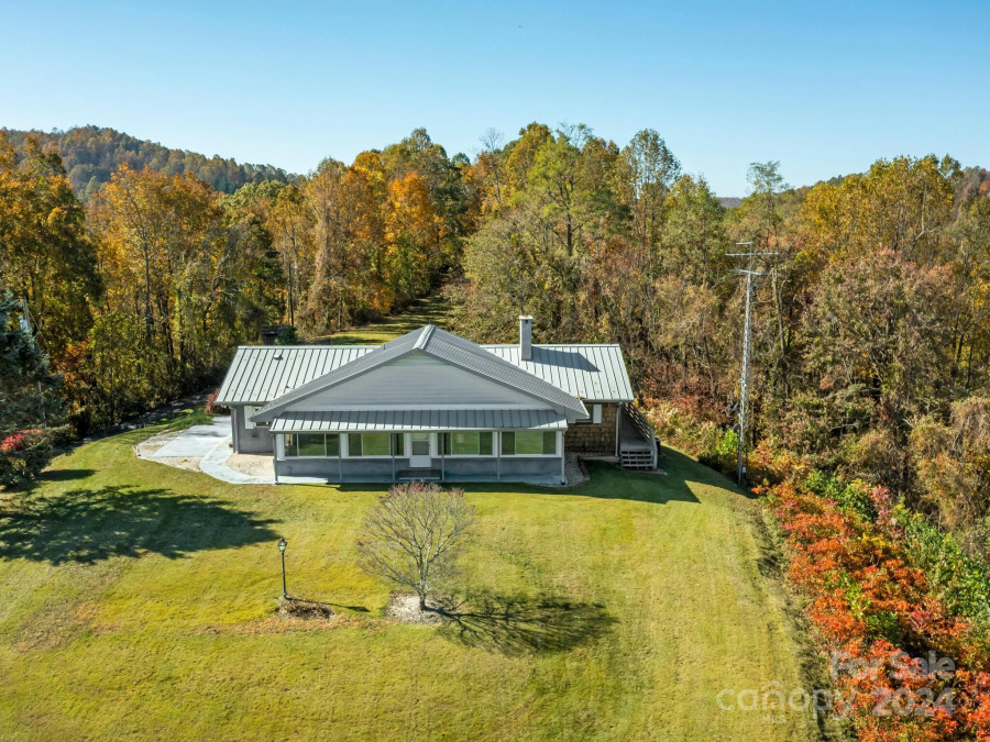 5481 Greenville Hw Zirconia, NC 28790