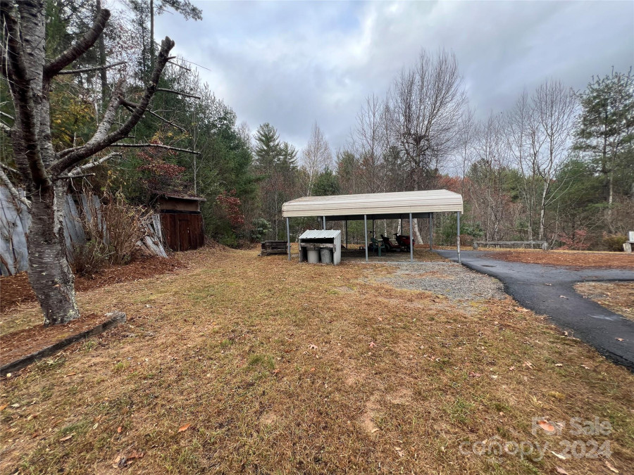 249 Little Cove Ln Burnsville, NC 28714