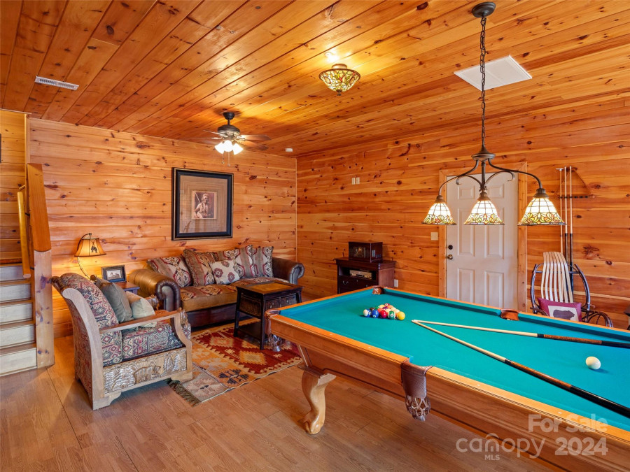 10 Cougar Ln Maggie Valley, NC 28751