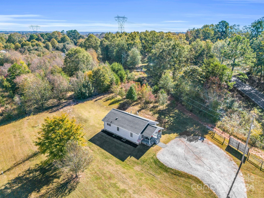 4196 Peachtree Rd Inman, SC 29349