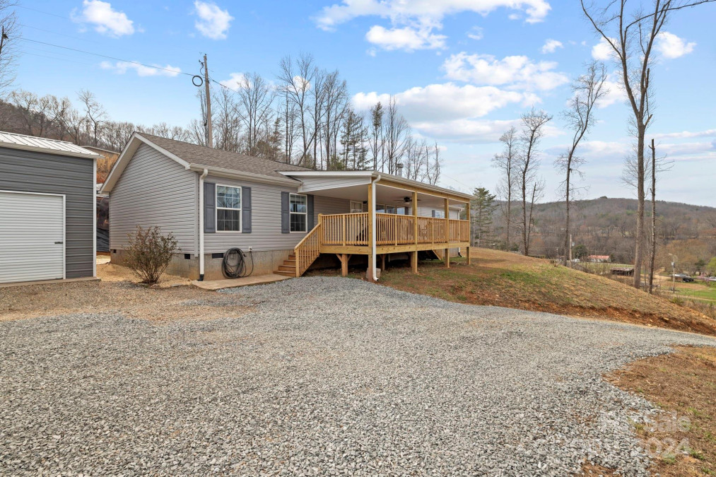 112 Cook Rd Hot Springs, NC 28743