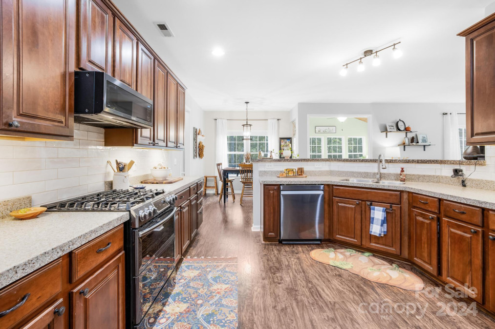 2065 Lantana Ln Lake Wylie, SC 29710