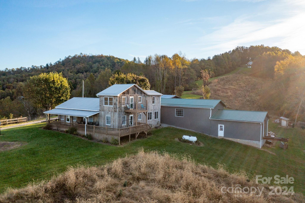 200 Bp Tree Farm Ln Sparta, NC 28675