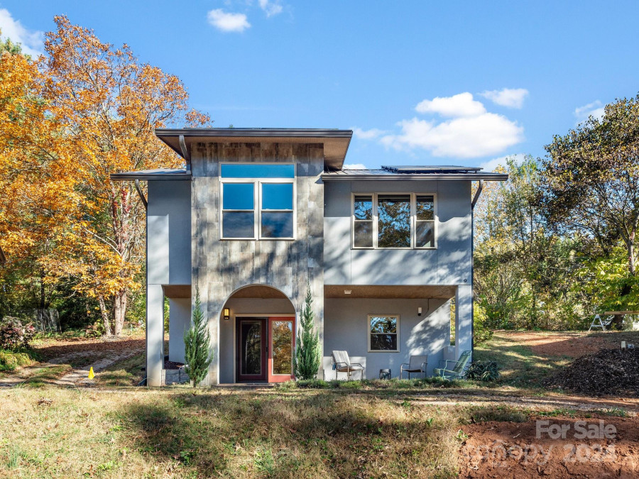 9 Wellspring Ln Asheville, NC 28806