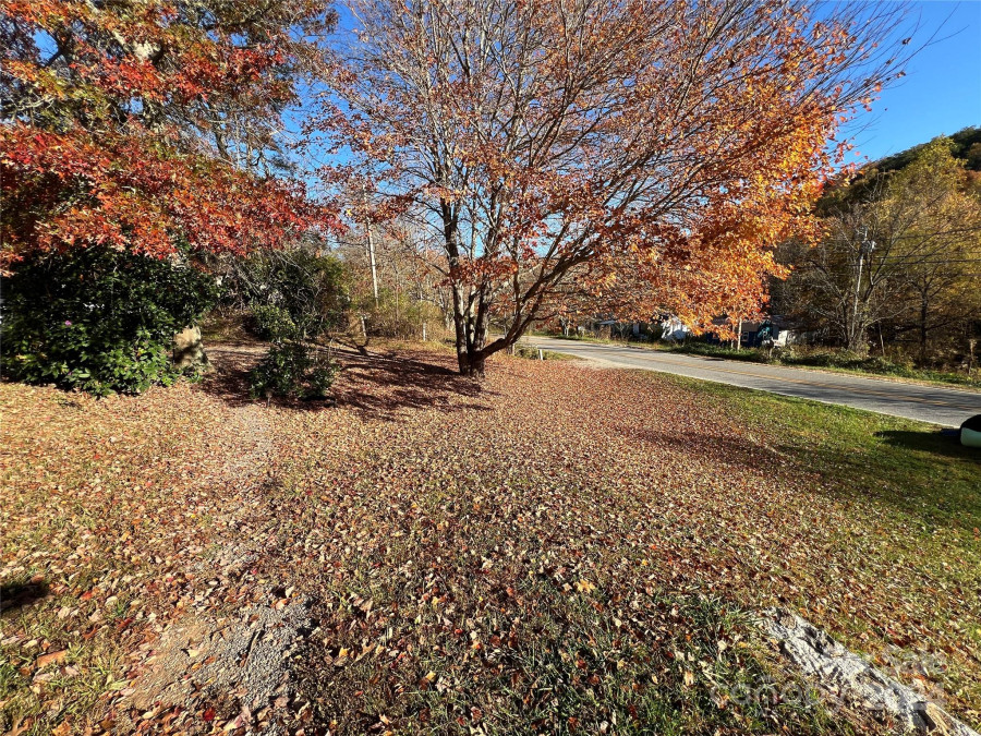 106 Black Oak Cove Rd Candler, NC 28715