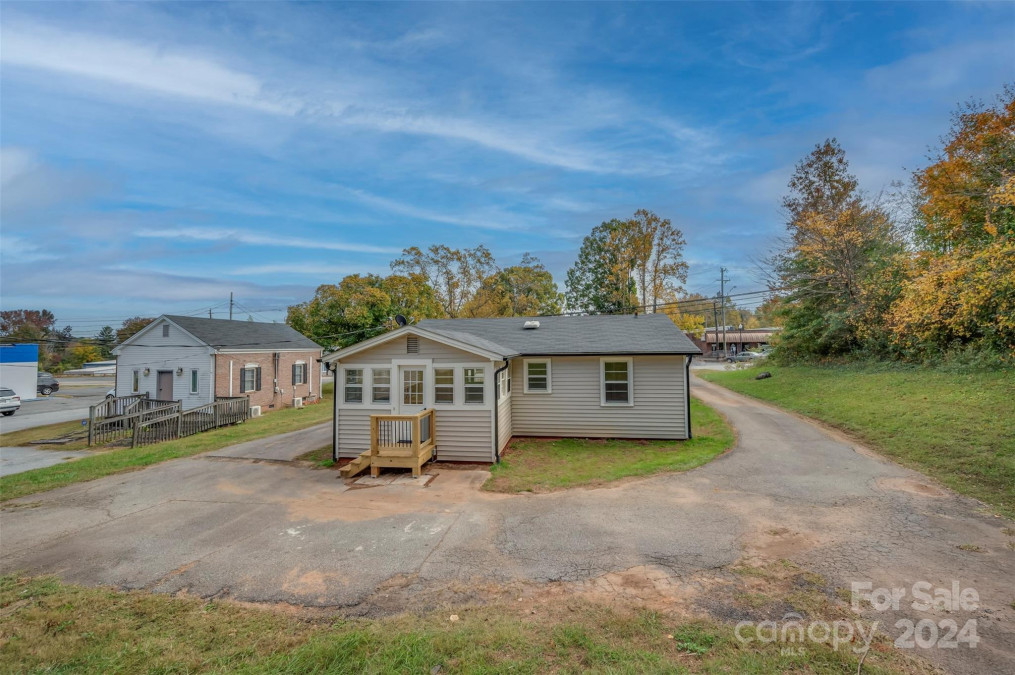 261 Mills St Columbus, NC 28722