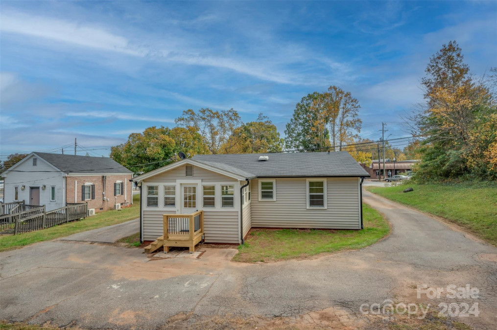 261 Mills St Columbus, NC 28722