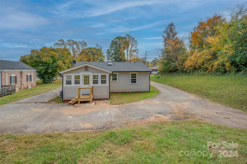 261 Mills St Columbus, NC 28722