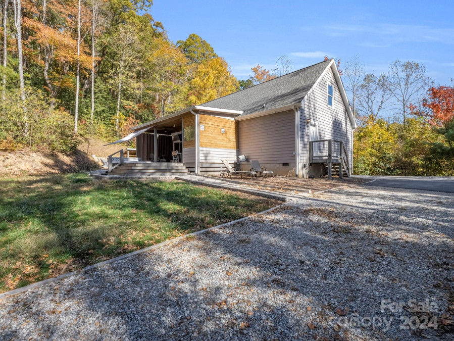 311 Charming Ln Hendersonville, NC 28792