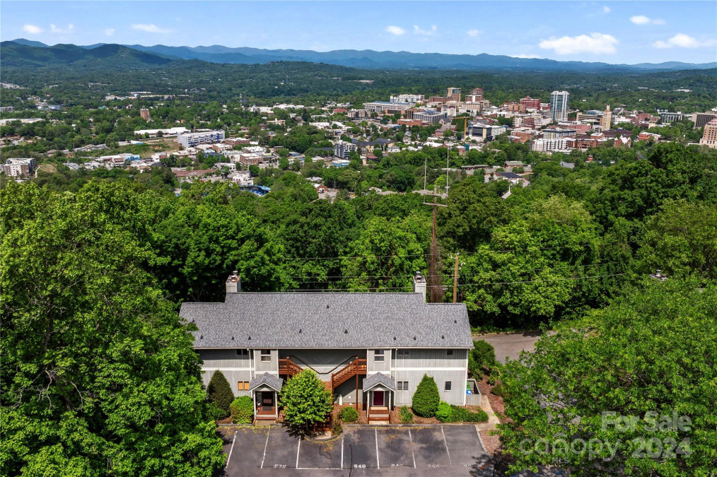 544 Windswept Dr Asheville, NC 28801