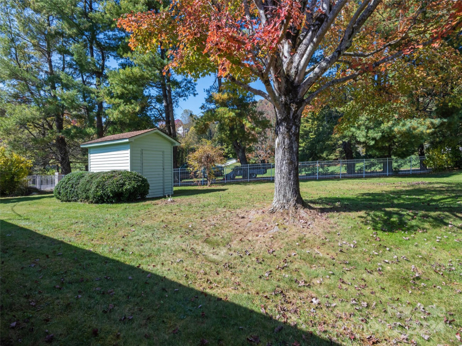 36 Little Mountain Rd Waynesville, NC 28786