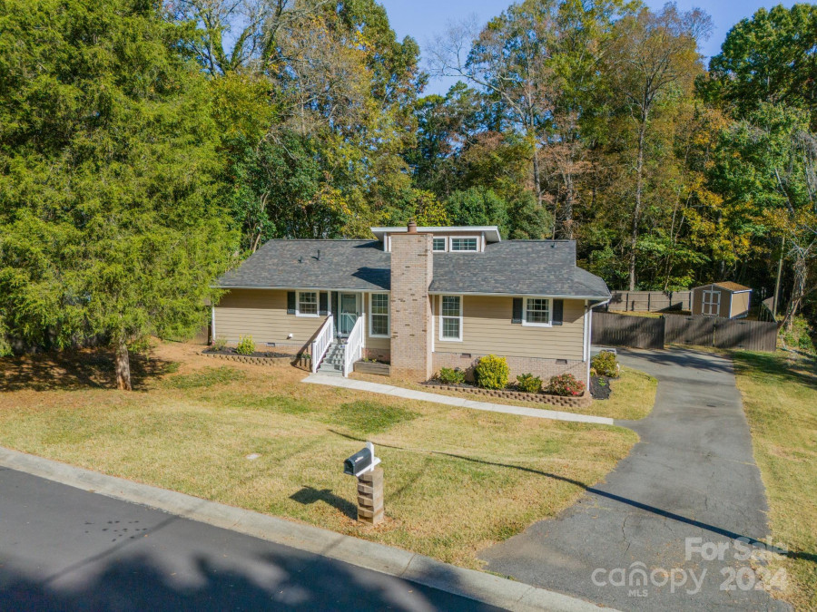 5615 Starkwood Dr Charlotte, NC 28212