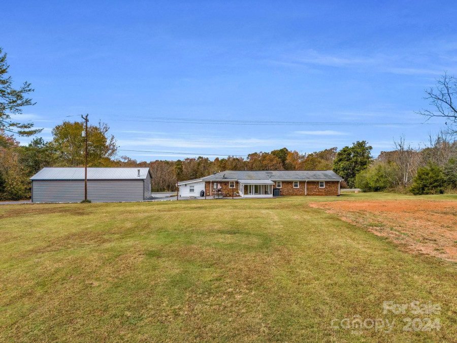 443 Pilgrim Rd Ellenboro, NC 28040